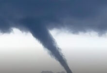 Σάμος:-Η-στιγμή-που-«χτυπά»-μεγάλος-υδροστρόβιλος