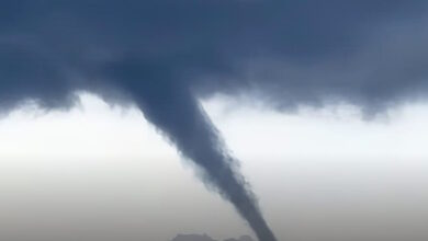 Σάμος:-Η-στιγμή-που-«χτυπά»-μεγάλος-υδροστρόβιλος