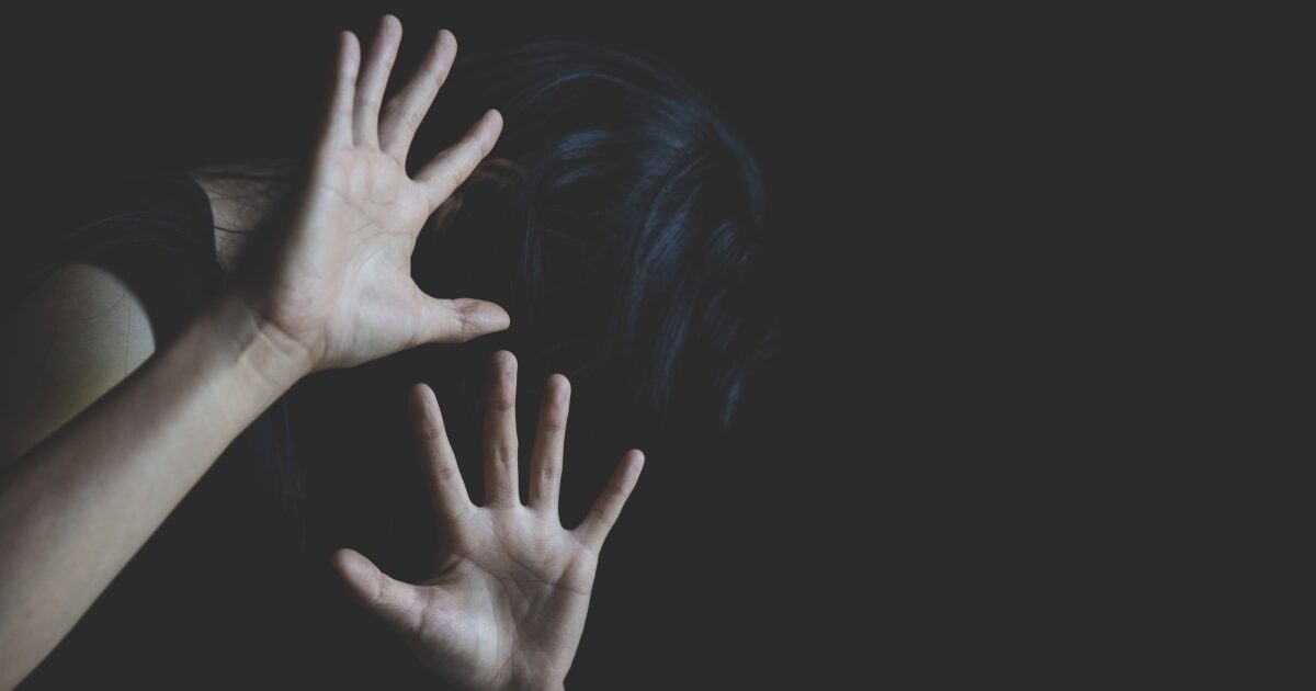 Βόλος:-Στη-φυλακή-35χρονος-που-κρατούσε-φυλακισμένη-στο-σπίτι-τη-Γερμανίδα-σύντροφό-του-και-τη-χτυπούσε-–-Την-έσωσε-ο-πρώην