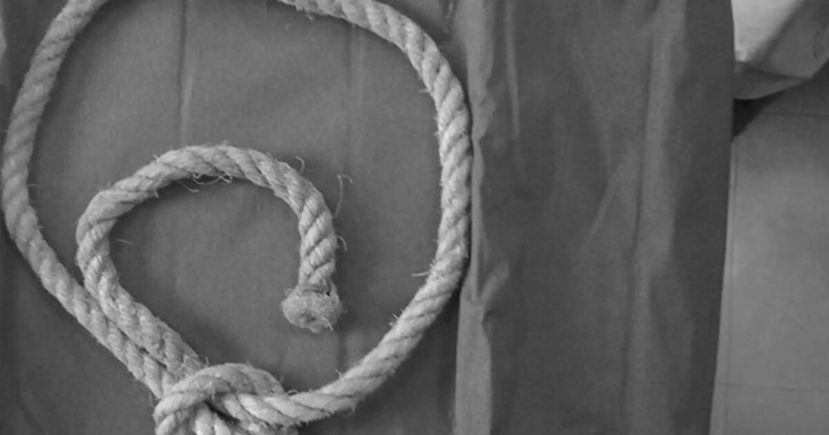 Σοκ-στο-Ηράκλειο:-67χρονος-γιατρός-έβαλε-τέλος-στη-ζωή-του-με-σχοινί,-στο-μικροσκόπιο-ένα-σημείωμα