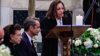 Η-Χάρις-Αλεξίου-συγκίνησε-στον-επικήδειο-για-τη-Μαρινέλλα:-Στην-πρώτη-μου-ακρόαση-πέρασα-με-δικό-σου-τραγούδι