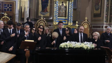 Κηδεία-Μαρινέλλας:-Συντετριμμένη-η-οικογένεια-της-στο-«τελευταίο-αντίο»