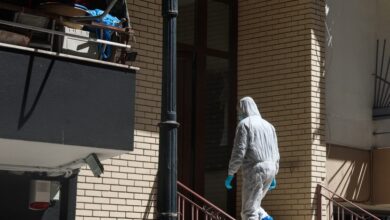 Ζωγράφου:-Ποινική-δίωξη-για-ανθρωποκτονία-από-πρόθεση-στον-54χρονο-–-Απροσδιόριστα-τα-αίτια-θανάτου-μητέρας-και-αδερφής