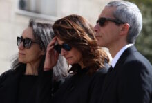 Μαρινέλλα:-Σε-οικογενειακό-κύκλο-το-ύστατο-χαίρε-στο-νεκροταφείο-Κηφισιάς-–-Μουσικοί-έπαιζαν-αξέχαστα-τραγούδια-της