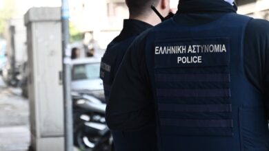 Χαλάνδρι:-Φαγητό-έκρυβε-το-ύποπτο-πακέτο-έξω-από-το-ρωσικό-προξενείο-–-Έγινε-ελεγχόμενη-έκρηξη