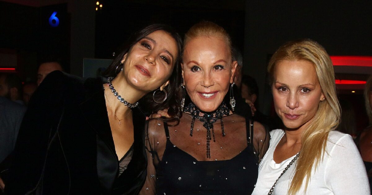 Στα-δικαστήρια-οι-κόρες-της-Ζωής-Λάσκαρη-για-τα-κοινόχρηστα-του-σπιτιού-στο-Πόρτο-Ράφτη