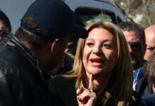 Ρούτσι-για-Καρυστιανού-στη-συγκέντρωση-για-τα-Τέμπη:-Δεν-ήθελε-να-περιμένει,-την-παρακαλούσα-να-μιλήσει