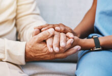 Σατανική-οικιακή-βοηθός-δολοφόνησε-τον-έναν-εργοδότη-και-άρπαξε-πλάκες-χρυσού-από-τον-άλλον-–-Πώς-οι-αρχές-συνέδεσαν-τις-δύο-υποθέσεις