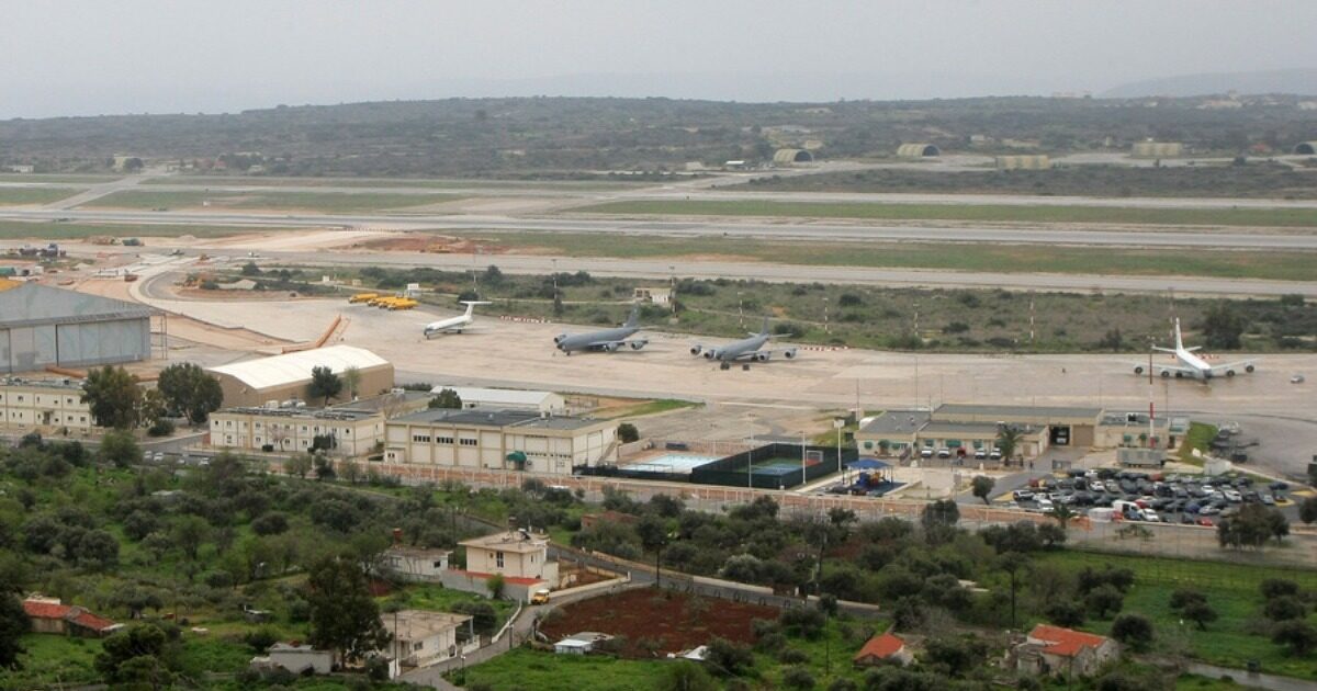 Κατασκοπεία-στη-Σούδα:-Ένα-μήνα-παρακολουθούσε-η-ΕΥΠ-τον-Γεωργιανό-–-Η-σύνδεση-με-τον-Αζέρο-που-συνελήφθη-τον-Ιούνιο