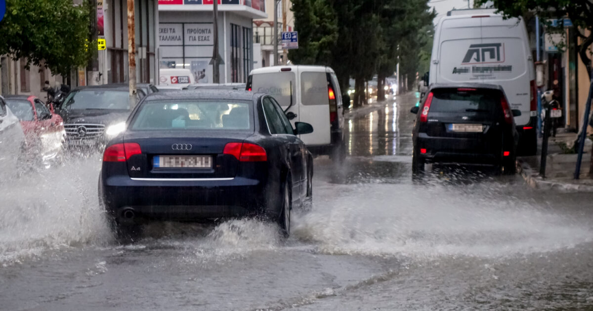 Κακοκαιρία-erminio-–-Τσατραφύλλιας:-Σε-συναγερμό-η-Αττική-από-τις-ισχυρές-καταιγίδες-–-«Μέσα-σε-λίγες-ώρες-θα-πέσει-βροχή-3-μηνών»