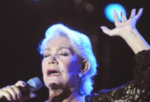 Μαρινέλλα:-Οι-παρουσίες-στην-ταφή-και-στο-τραπέζι-που-έγινε-σπίτι-της-–-«Όλα-ήταν-όπως-θα-ήθελε»