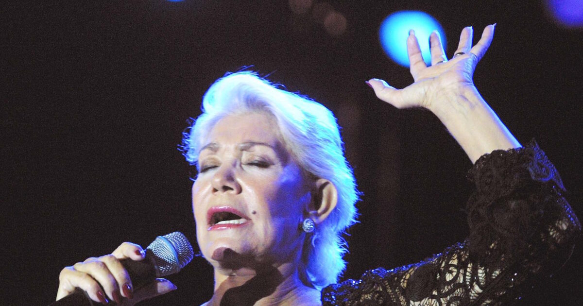 Μαρινέλλα:-Οι-παρουσίες-στην-ταφή-και-στο-τραπέζι-που-έγινε-σπίτι-της-–-«Όλα-ήταν-όπως-θα-ήθελε»