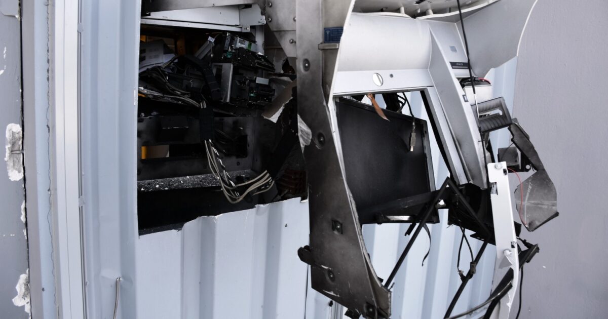 Μαρκόπουλο:-Ανατίναξαν-ΑΤΜ-σε-σούπερ-μάρκετ-τα-ξημερώματα