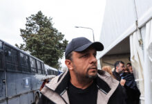 Δίκη-για-τα-Τέμπη:-Ο-Πάνος-Ρούτσι-μεταφέρθηκε-στο-νοσοκομείο-μετά-από-αδιαθεσία-–-«Αστυνομικοί-με-έσπρωξαν-βίαια»