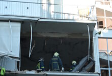 Έκρηξη-βόμβας-στους-Αμπελόκηπους:-Άρχισε-η-δίκη,-ο-Νίκος-Ρωμανός-και-άλλοι-4-στο-εδώλιο