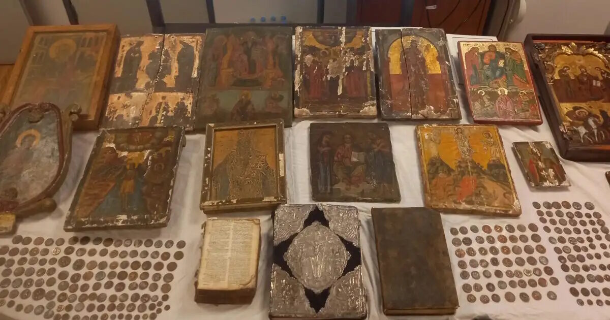 Μέγα-Σπήλαιο-Καλαβρύτων:-Δεν-έπεισαν-τον-ανακριτή-και-επέστρεψαν-στη-φυλακή-ο-ηγούμενος-και-ο-μοναχός