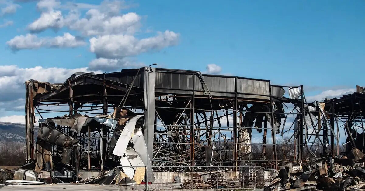 Βιολάντα:-Το-πόρισμα-του-ΕΜΠ-για-τα-αίτια-της-διάβρωσης-του-υπόγειου-σωλήνα-από-όπου-διέρρευσε-το-προπάνιο-και-έγινε-η-έκρηξη