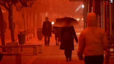 Σαρώνει-η-κακοκαιρία-erminio:-Δύο-περιοχές-σε-κόκκινο-συναγερμό,-μέχρι-πότε-θα-διαρκέσει-η-σκόνη