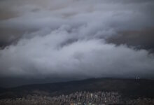 Η-κακοκαιρία-erminio-σφυροκοπά-τη-χώρα:-Συνεχίζονται-οι-ισχυρές-καταιγίδες-και-οι-θυελλώδεις-άνεμοι-–-Σε-συναγερμό-11-περιοχές