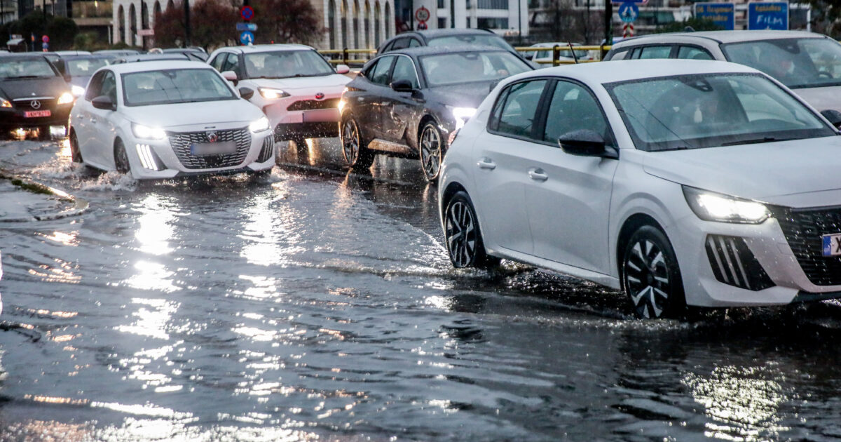 Κίνηση-στους-δρόμους:-Μεγάλο-μποτιλιάρισμα-στον-Κηφισό-–-Καθυστερήσεις-σε-Αττική-Οδό-και-Κηφισίας