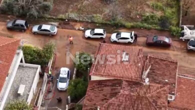 Νέα-Μάκρη:-to-drone-του-newsit.gr-στο-σημείο-όπου-παρασύρθηκε-από-ρέμα-ο-54χρονος-–-Λάσπες,-κλειστοί-δρόμοι-και-απελπισία