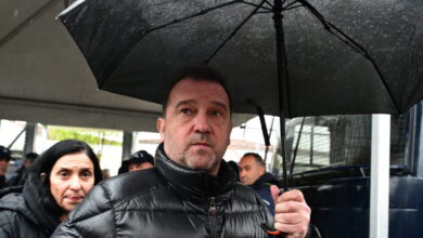 Νίκος-Πλακιάς-για-το-σποτ-Καρυστιανού:-«Τα-περιστέρια-έχουν-και-χαμηλές-πτήσεις-και-συνήθως-καταλήγουν-σε-κατσαρόλα»