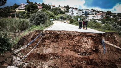 Κακοκαιρία-erminio:-Δρόμος-κατέρρευσε-και-έγινε-χαράδρα-μήκους-10-μέτρων-στην-Καλλιτεχνούπολη