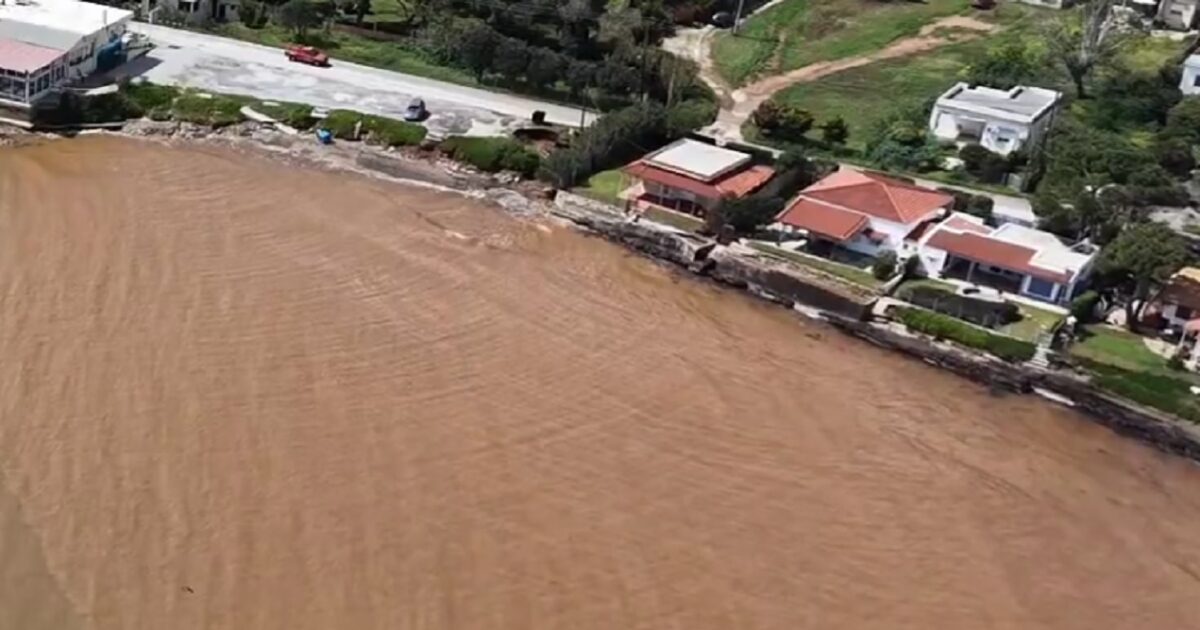 Η-κακοκαιρία-erminio-άλλαξε-χρώμα-στον-Ευβοϊκό-–-Τόνοι-λάσπης-και-φερτά-υλικά