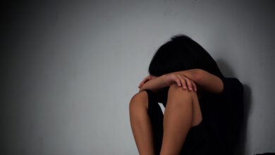 Βόλος:-Ένοχοι-γονείς-για-κακοποίηση-και-βασανιστήρια-σε-βάρος-των-παιδιών-τους-–-Τα-χτυπούσαν-με-μαστίγιο-και-τους-έφτυναν-το-φαγητό