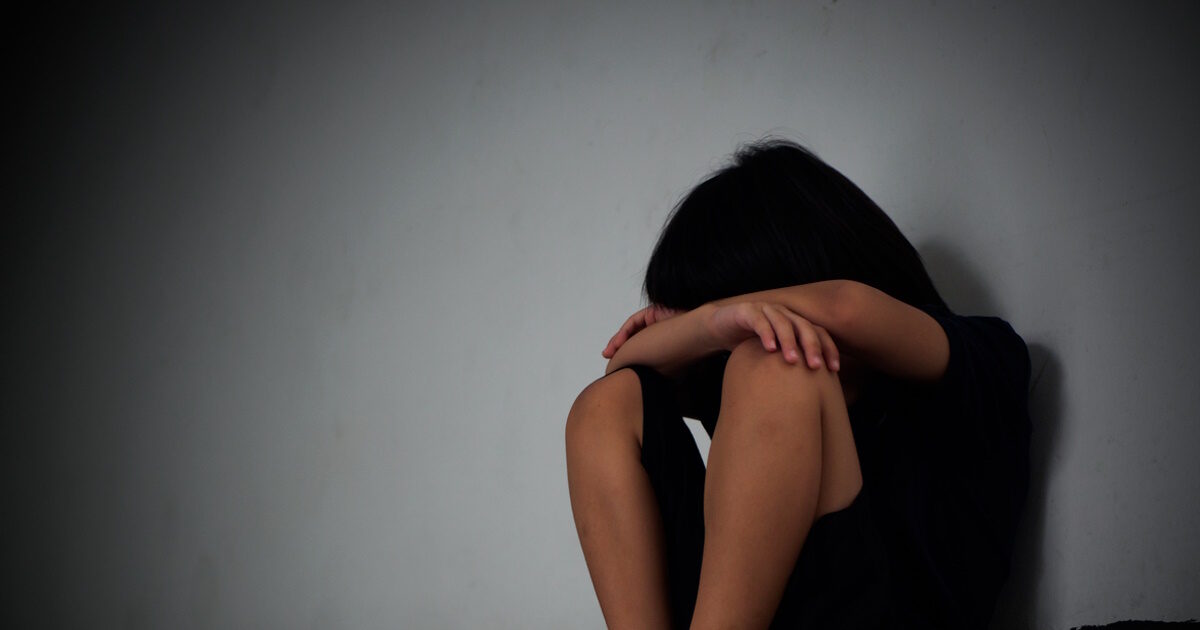 Βόλος:-Ένοχοι-γονείς-για-κακοποίηση-και-βασανιστήρια-σε-βάρος-των-παιδιών-τους-–-Τα-χτυπούσαν-με-μαστίγιο-και-τους-έφτυναν-το-φαγητό