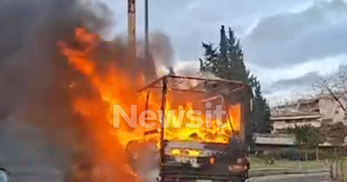 Φωτιά-σε-φορτηγάκι-στον-Κηφισό,-στο-ύψος-της-Νέας-Χαλκηδόνας