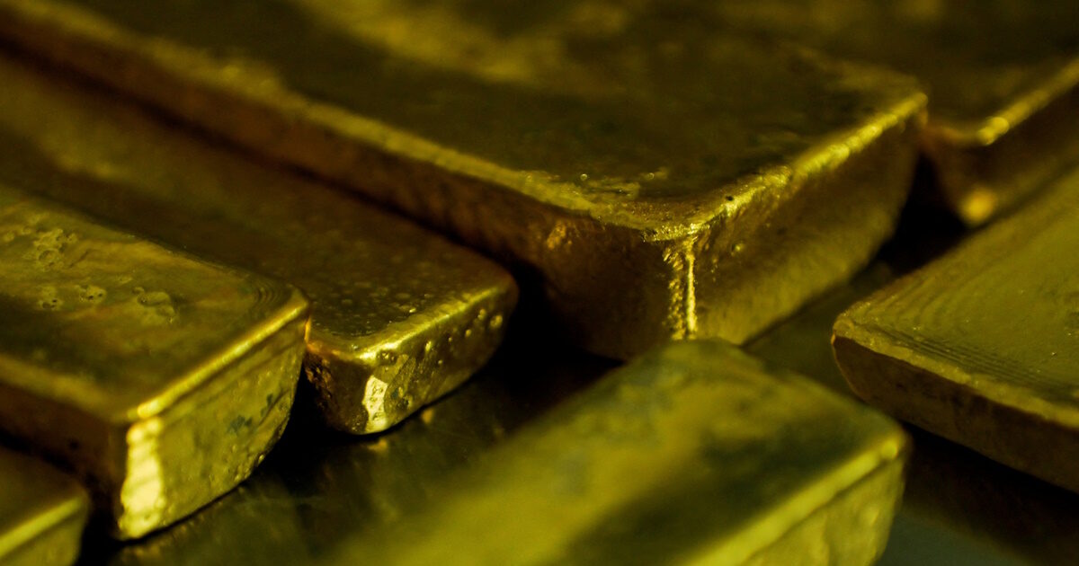 Γλυφάδα:-Αετονύχηδες-«βούτηξαν»-από-59χρονο-2.500-ευρώ-και-ράβδους-χρυσού-τυλιγμένες-σε-αλουμινόχαρτο-–-Η-απάτη-που-οδήγησε-στη-σύλληψη