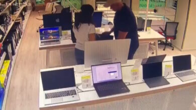 Σπείρα-ξάφριζε-καταστήματα-ηλεκτρονικών-ειδών-σε-όλη-την-Ελλάδα:-3-συλλήψεις,-εξιχνιάστηκαν-25-κλοπές